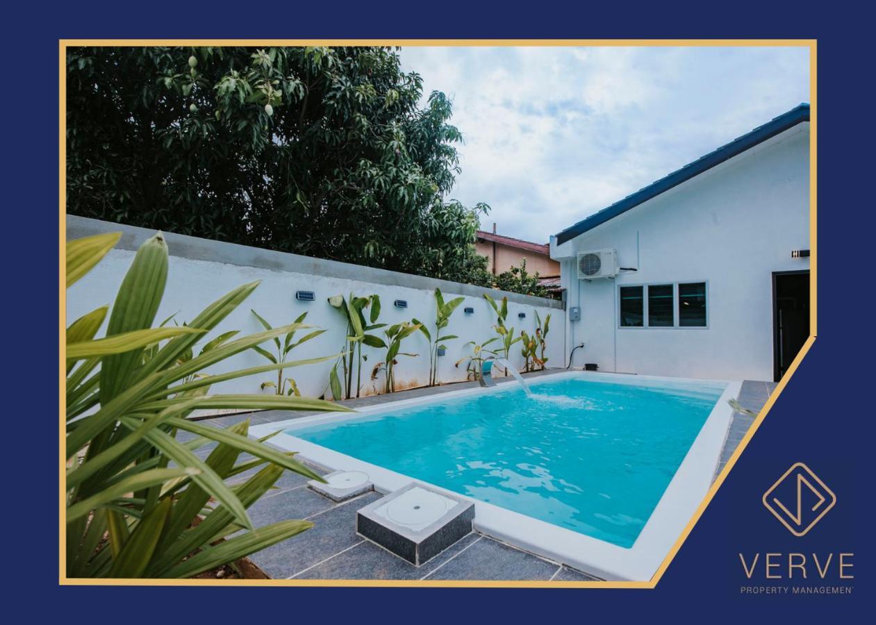 Lazy Private Club House By Verve Eech133 Rumah percutian *