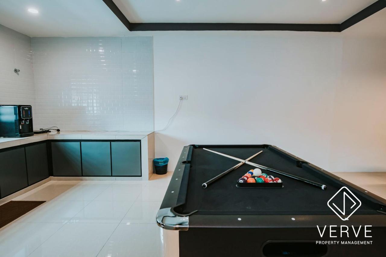 Lazy Private Club House By Verve Eech133 *