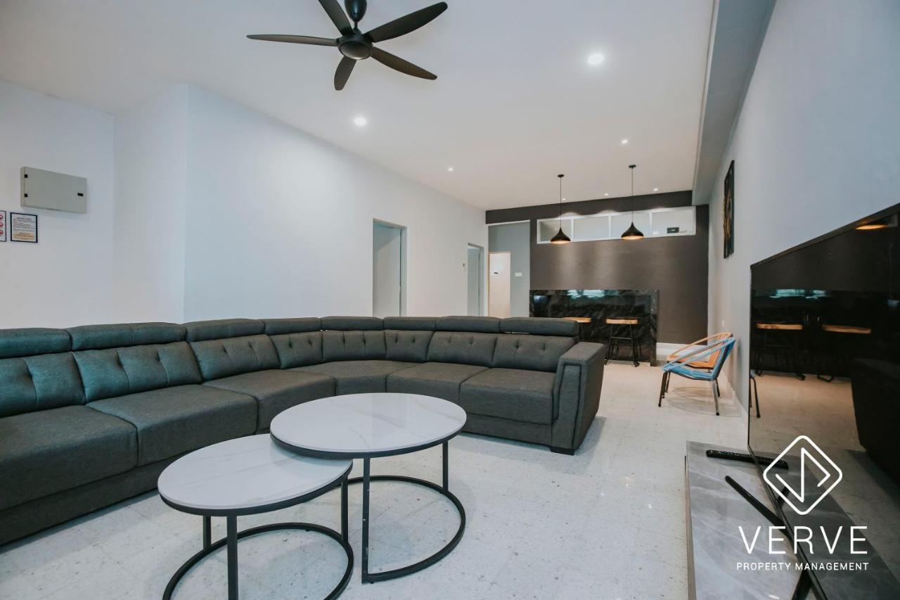 Lazy Private Club House By Verve Eech133 Rumah percutian *