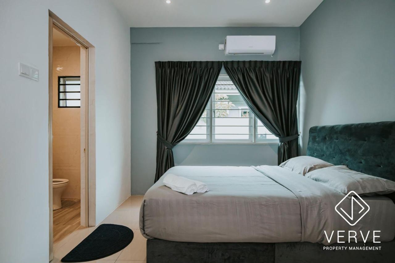 Lazy Private Club House By Verve Eech133 Rumah percutian